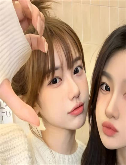 《摇曳百合十周年》讲了什么故事？完整剧情详细介绍