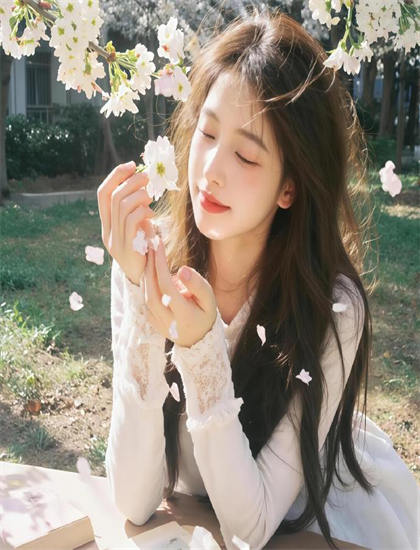 草莓绿巨人丝瓜香蕉黄瓜视频大全-少女进入刺激战场视频